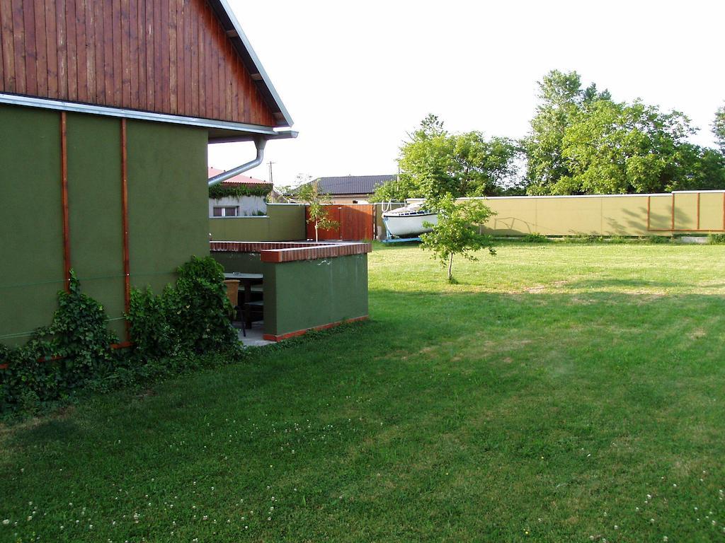 Penzion Pod Vapenkami Strážnice Extérieur photo