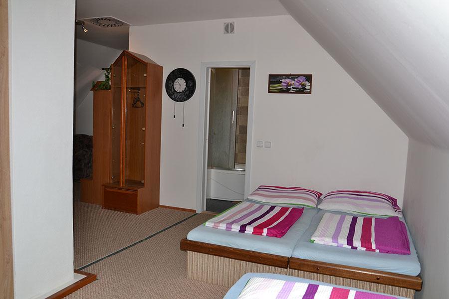 Penzion Pod Vapenkami Strážnice Chambre photo