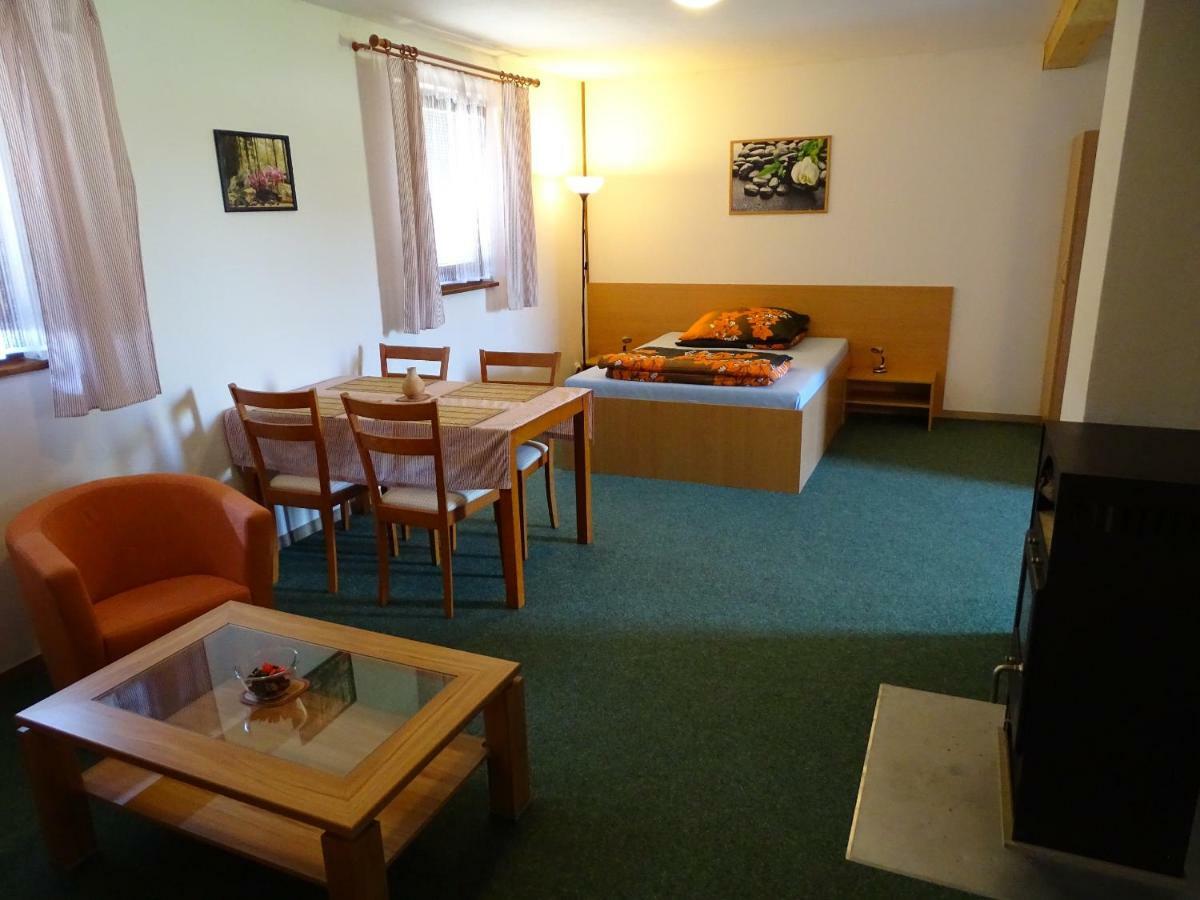 Penzion Pod Vapenkami Strážnice Extérieur photo